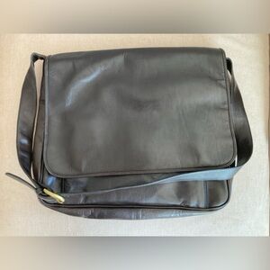 Wilson’s Leather Messenger Bag - Dark Brown